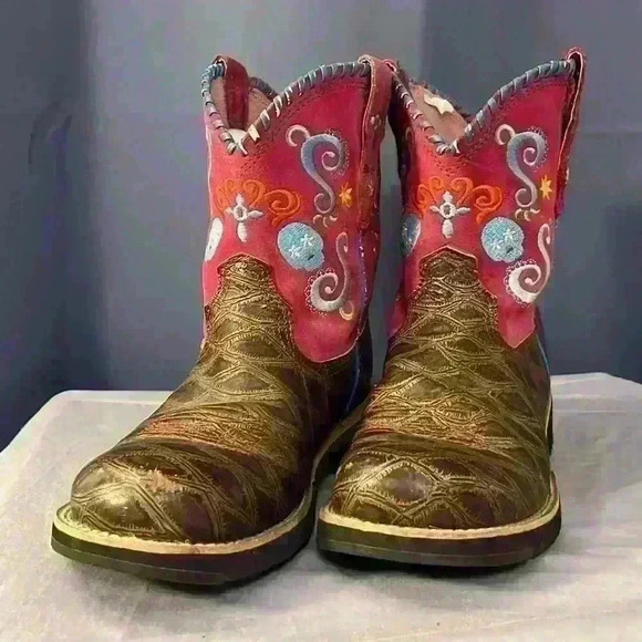 Ariat Leather Boots Size 4.5, USED!! - Picture 2 of 2